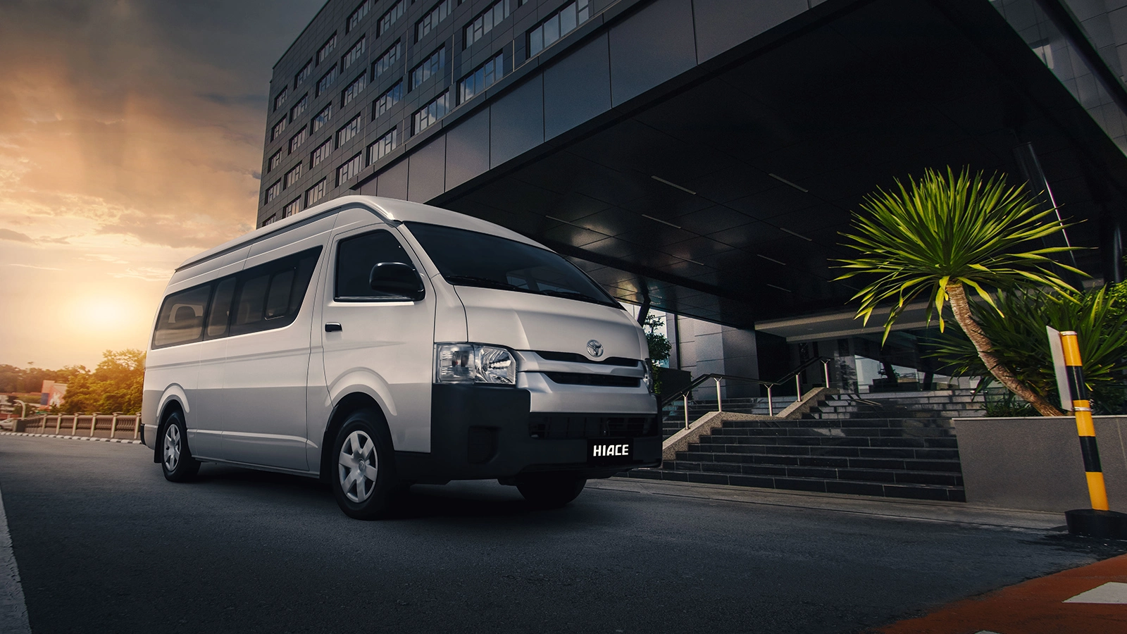 TOYOTA NBT BRUNEI HIACE GRID GALLERY IMAGE 2